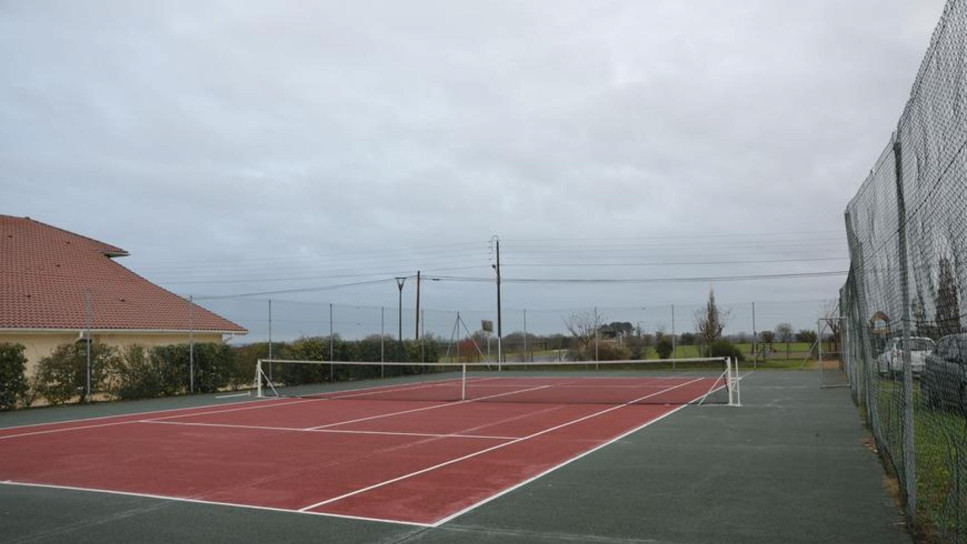 c4750252f765-Terrain-de-tennis_articleimage.jpg